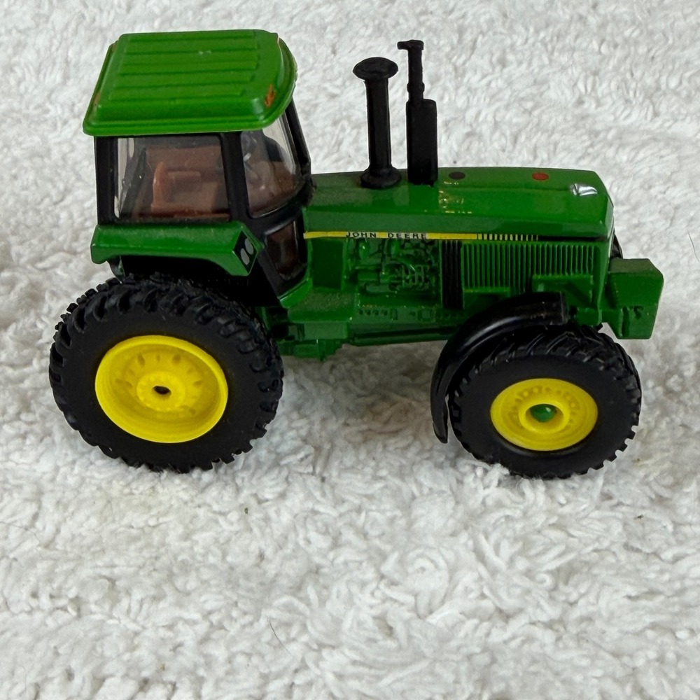 John Deere Die-Cast Metal Toy Tractor 1 64 Scale Green Yellow J0518YL01